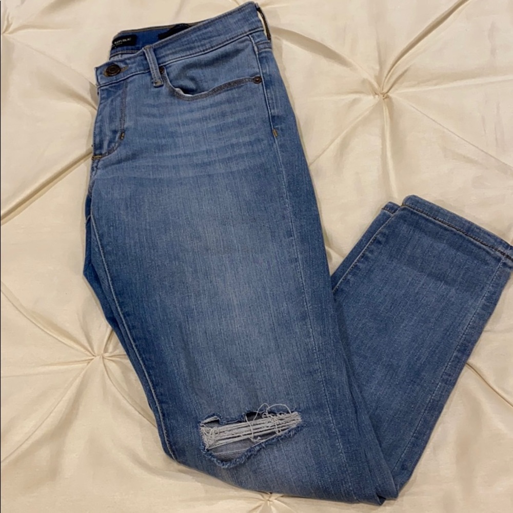 Banana Republic Light Wash Skinny Jeans